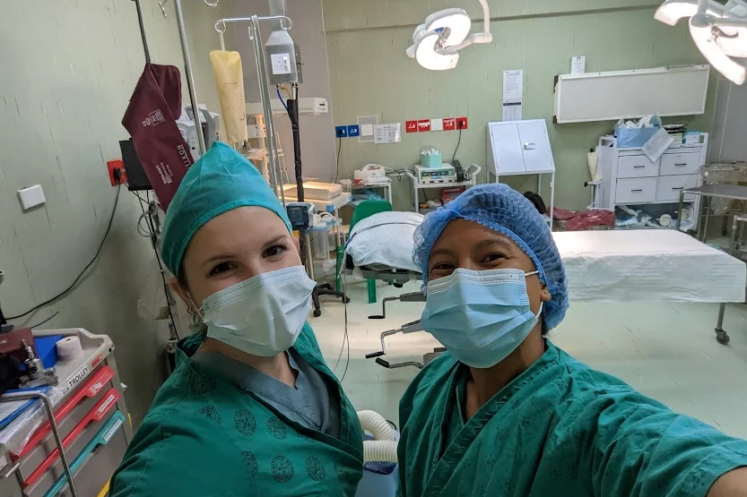 Savannah Starr '23 and Irrawaddy Lamouth '23 in the OR