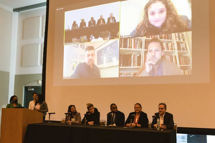 closing panel