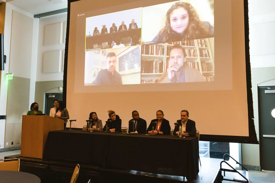 closing panel